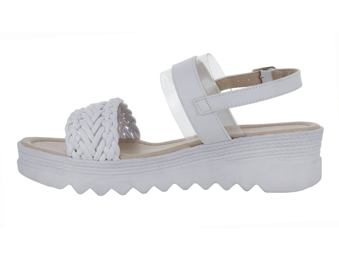 Sandalia blanca de plataforma con correa trenzada y detalle transparente.