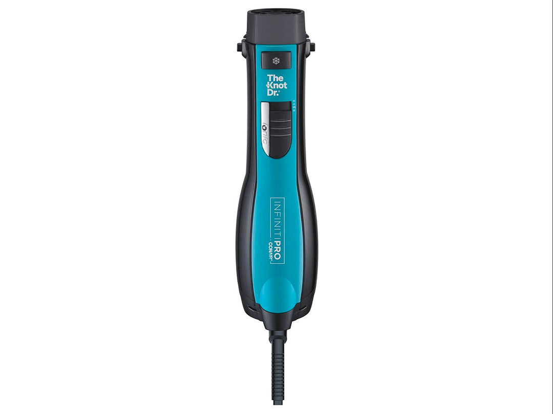 Cepillo de aire Conair color azul con cerdas negras y mango ergonómico para peinado.