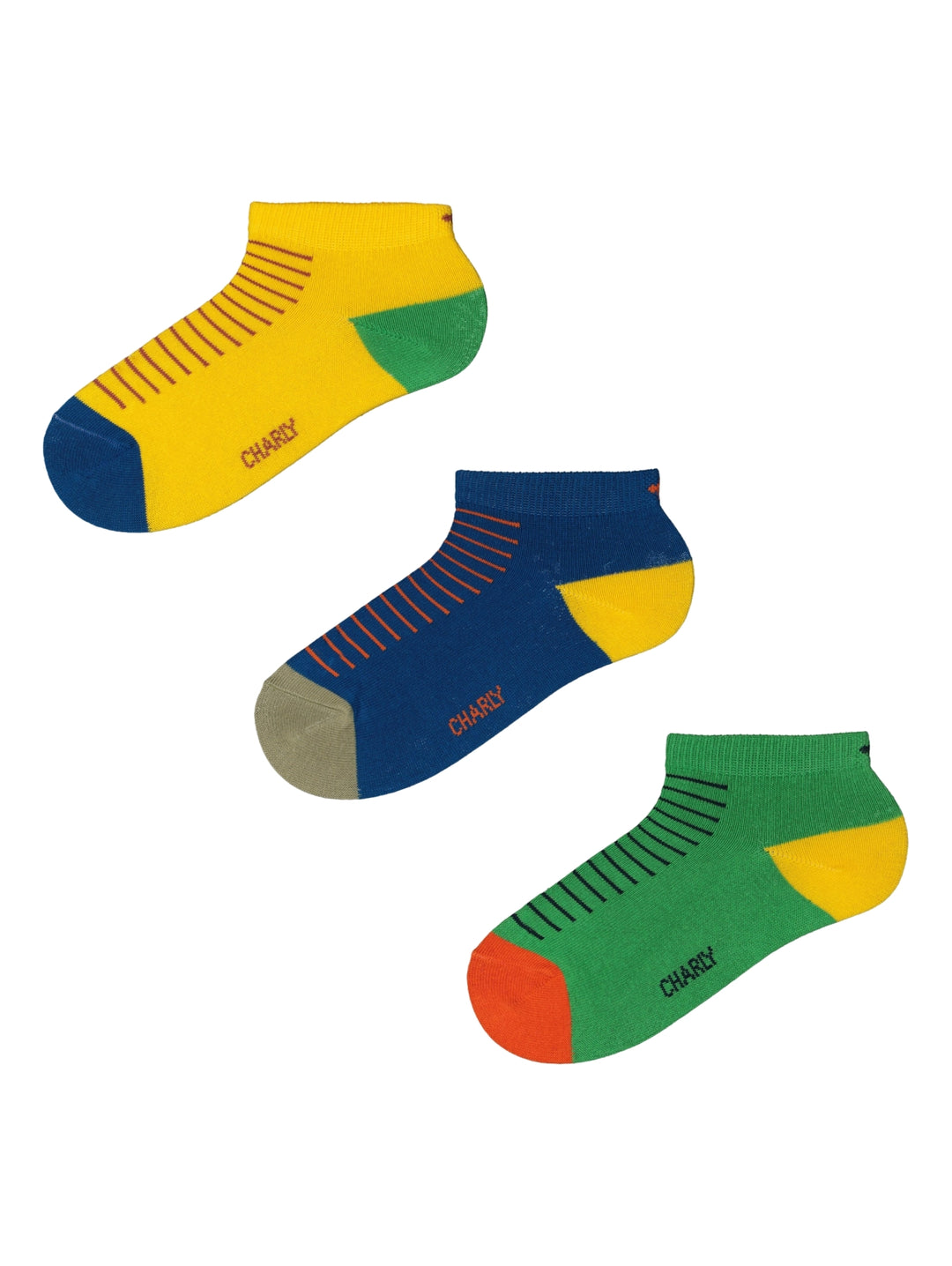 Set de tres pares de calcetines deportivos multicolor marca Charly.