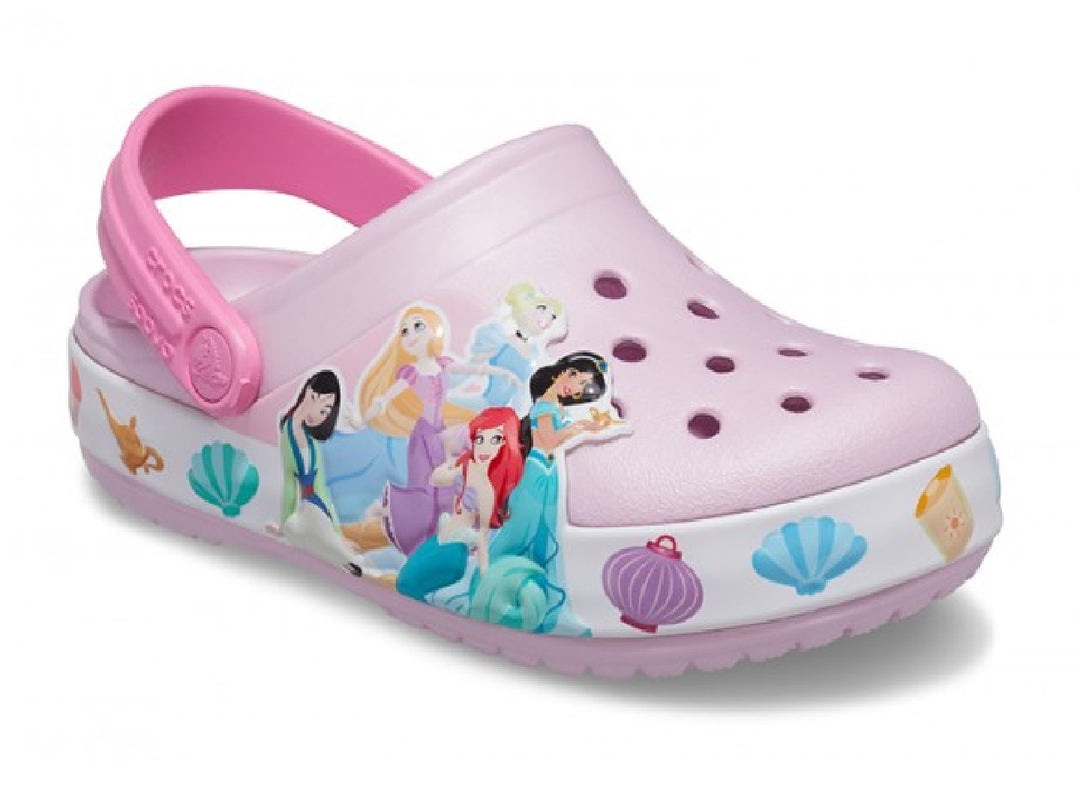 Zuecos Crocs color rosa con diseños de Princesas Disney para niña.