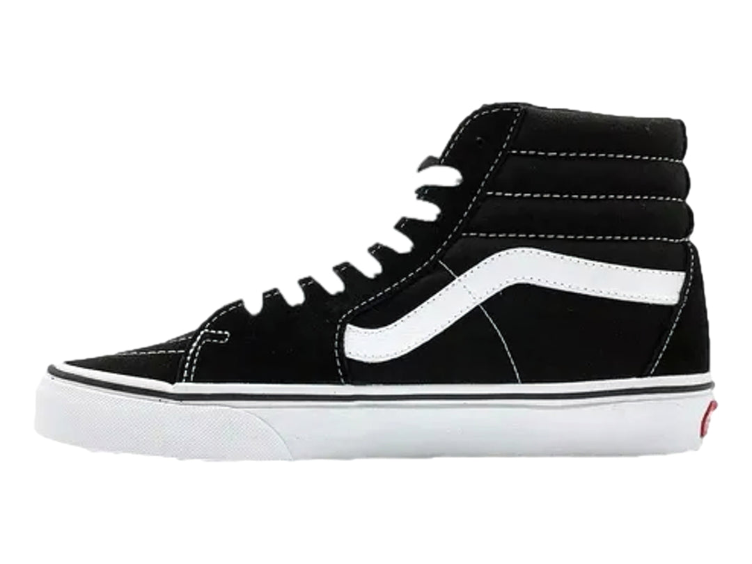 Tenis VANS Sk8-Hi negros con franja lateral blanca y suela blanca.