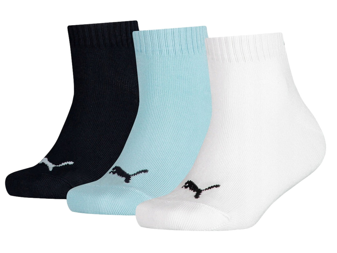 Paquete de tres pares de calcetines PUMA en colores negro, azul claro y blanco para adolescentes.