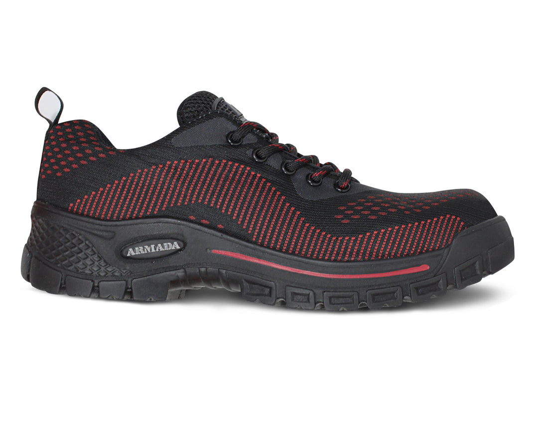 Tenis deportivos Armada color negro con detalles en rojo y suela robusta.