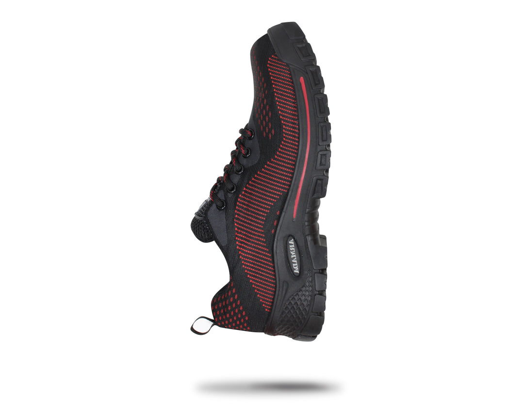 Tenis deportivos Armada color negro con detalles en rojo y suela robusta.