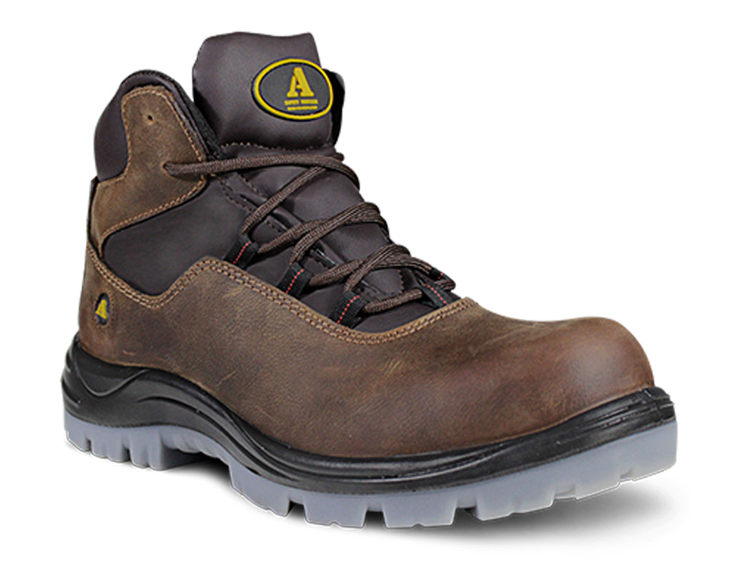 Bota de seguridad ARMADA color terracota con suela gris y negra para hombre.