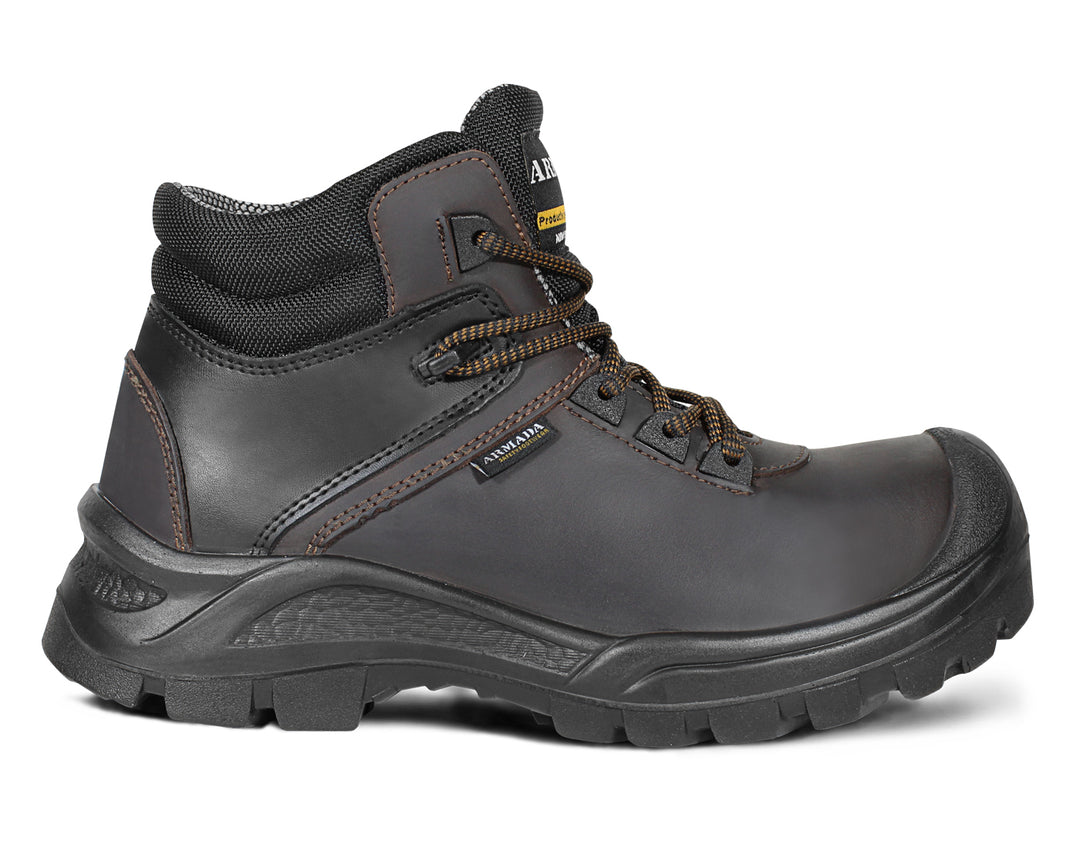 Botas de seguridad ARMADA color café para hombre con punta reforzada y suela robusta.