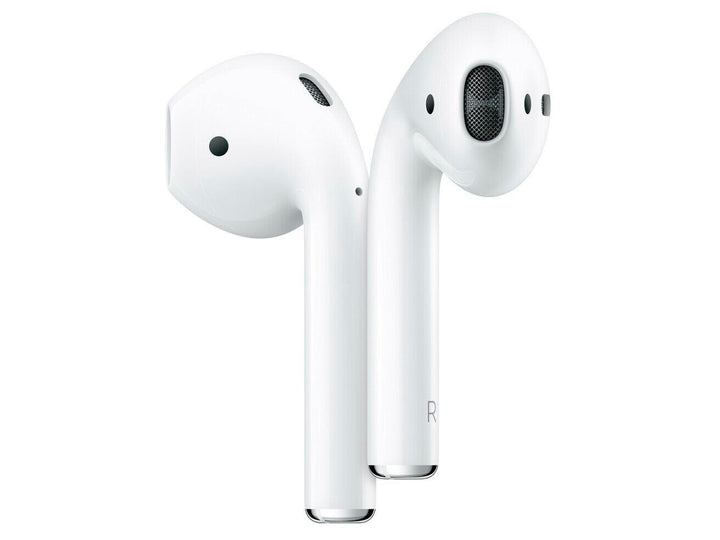 Audífonos Apple de segunda generación color blanco con su estuche de carga sobre fondo blanco.