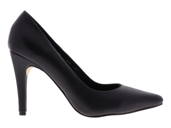 Zapato de tacón alto color negro con un pequeño detalle dorado en la parte posterior.