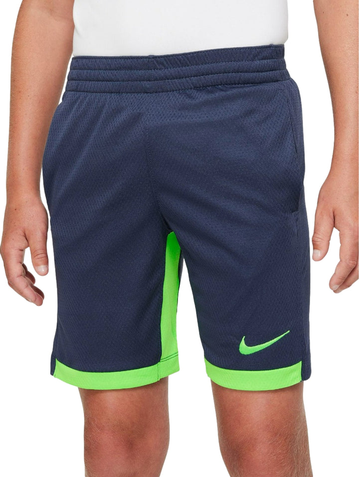 Pantalones cortos deportivos Nike en color azul con detalles y logo en verde brillante.