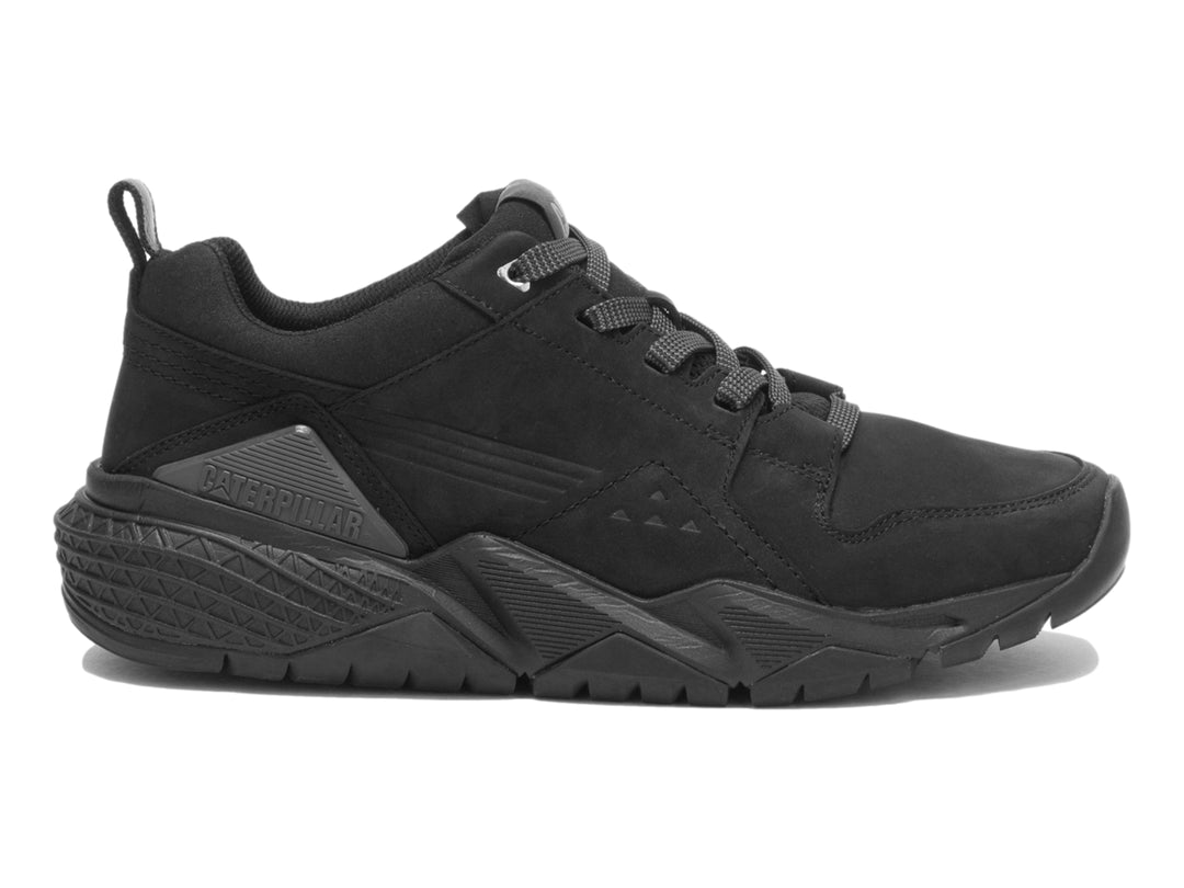 Tenis Caterpillar color negro para hombre con suela gruesa y acabado mate.