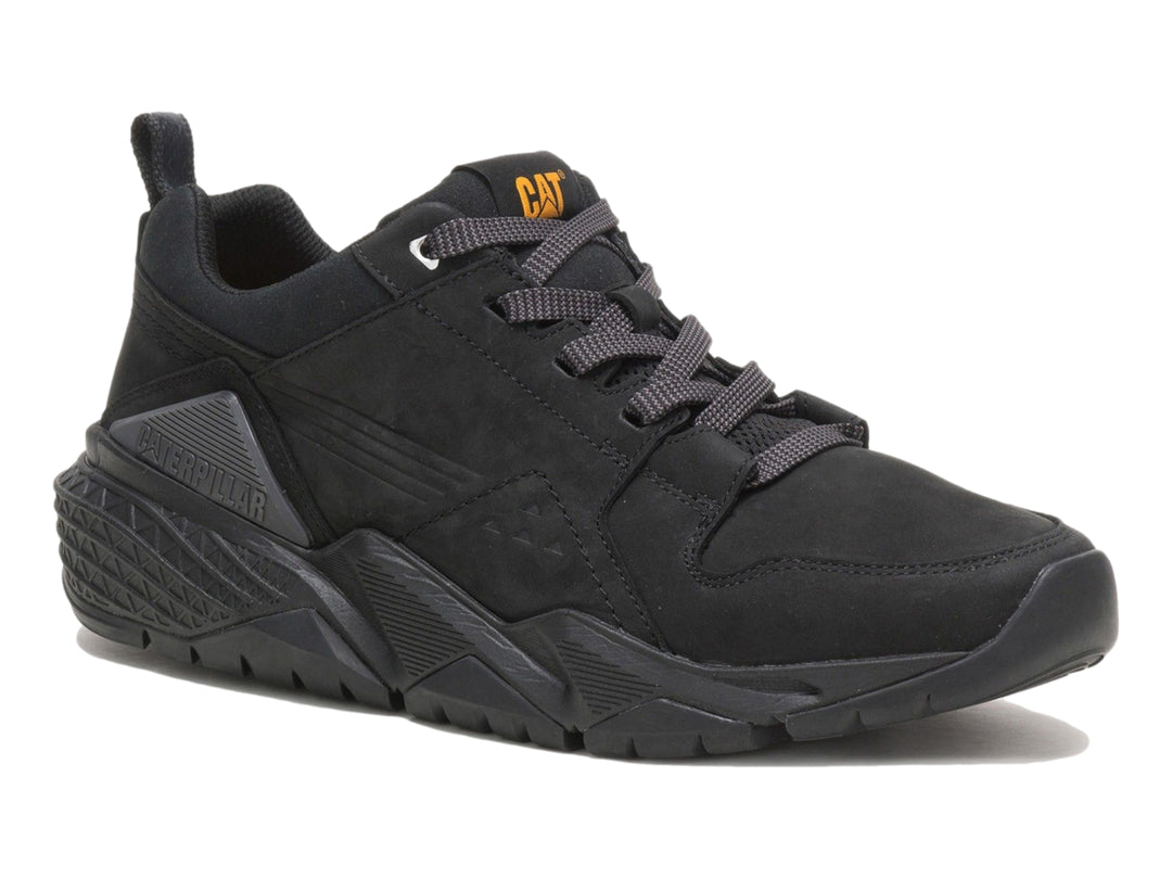 Tenis Caterpillar color negro para hombre con suela gruesa y acabado mate.