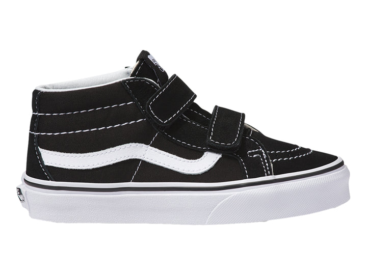 Tenis VANS Sk8-Mid Reissue en color negro con suela y franja lateral blanca, cierre de velcro para niños.