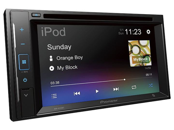 Reproductor multimedia Pioneer AVH-A245BT de color negro con pantalla táctil de 6.2 pulgadas y botones laterales.