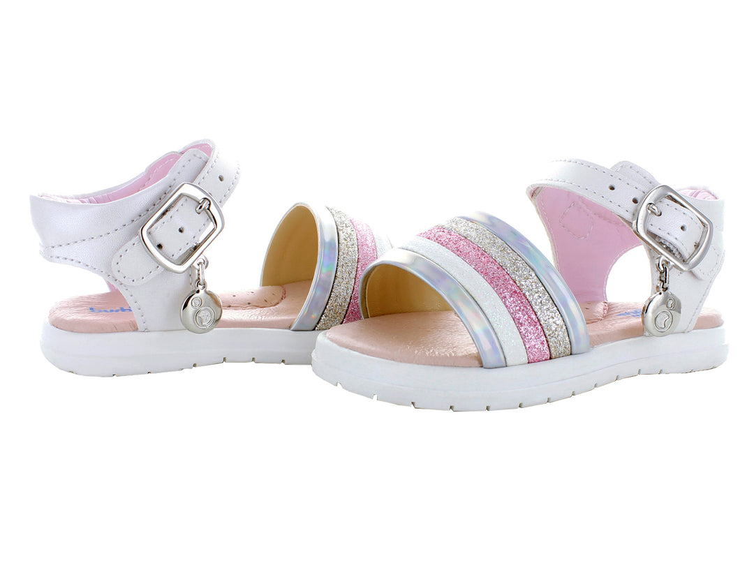 Sandalias blancas para niña con tiras en rosa y plata con glitter y cierre de hebilla.