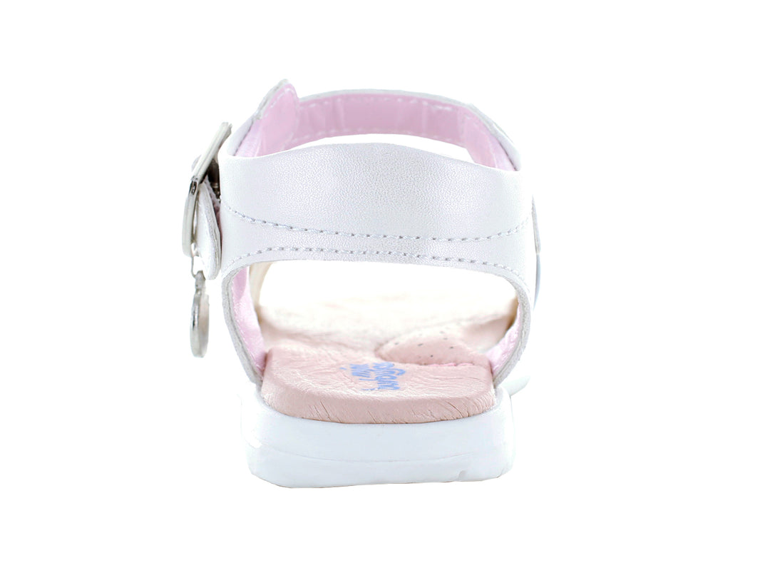 Sandalias blancas para niña con tiras en rosa y plata con glitter y cierre de hebilla.