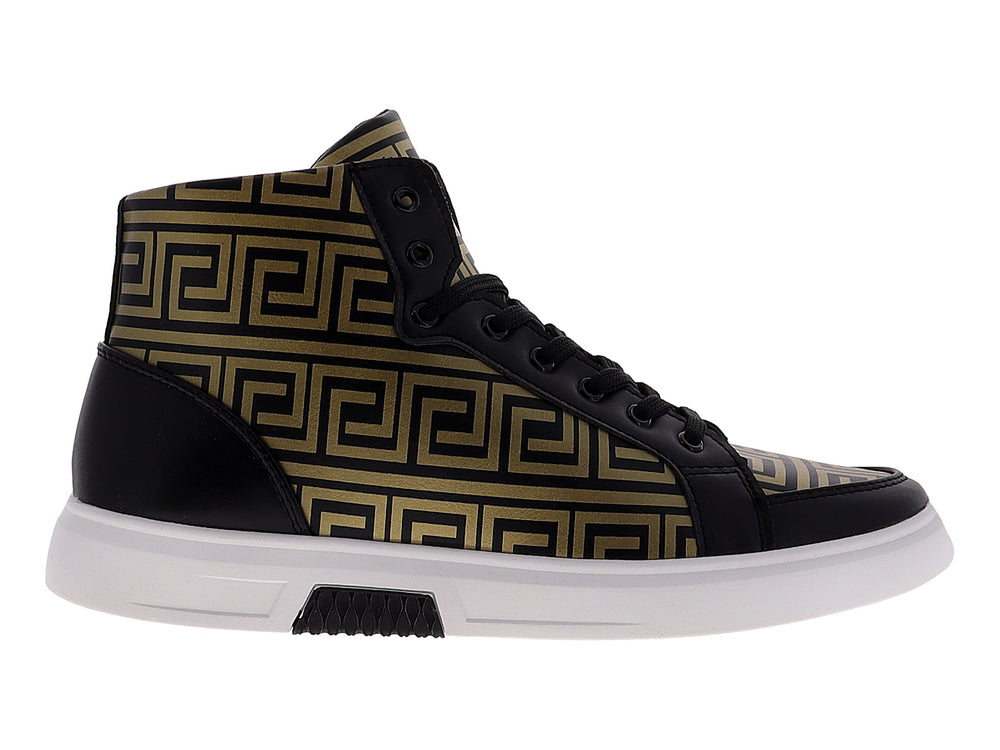 Botín casual para hombre en color negro y dorado con diseño geométrico y suela blanca.