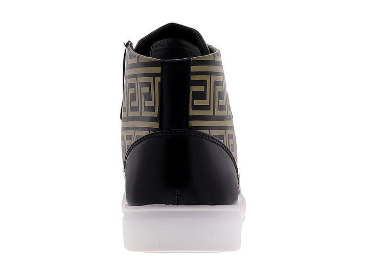 Botín casual para hombre en color negro y dorado con diseño geométrico y suela blanca.
