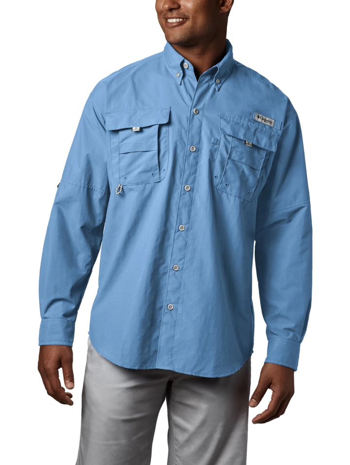 Camisa Columbia Bahama II de manga larga en color azul claro con bolsillos frontales.