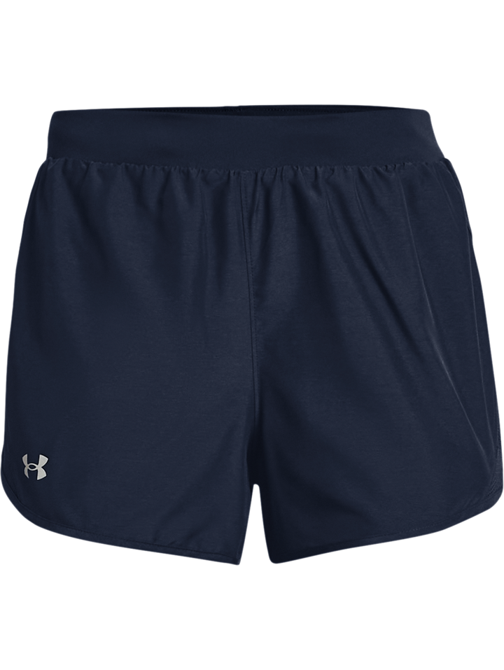 Mujer vistiendo shorts deportivos Under Armour color azul marino con cintura elástica.