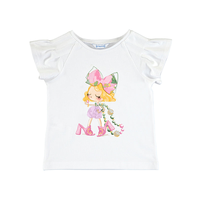 Camiseta blanca para niña con estampado central de una niña con moño rosa y zapatos lilas.