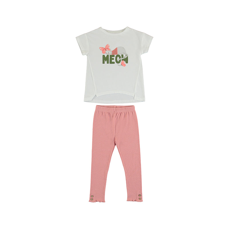 Conjunto de ropa infantil con camiseta blanca estampada y leggings rosados.
