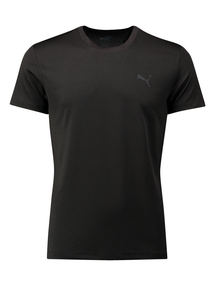 Hombre vistiendo una camiseta negra de manga corta marca PUMA con cuello redondo.