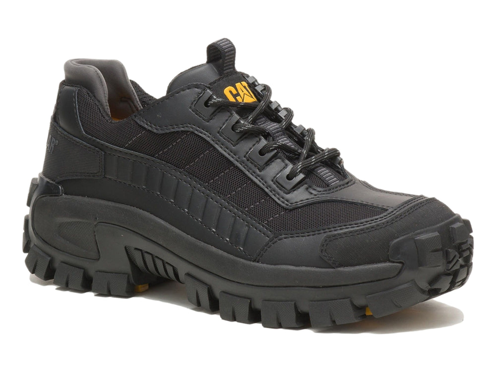 Zapato deportivo Caterpillar color negro con suela gruesa y robusta.