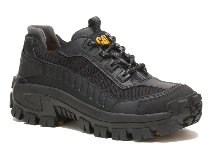 Zapato deportivo Caterpillar color negro con suela gruesa y robusta.
