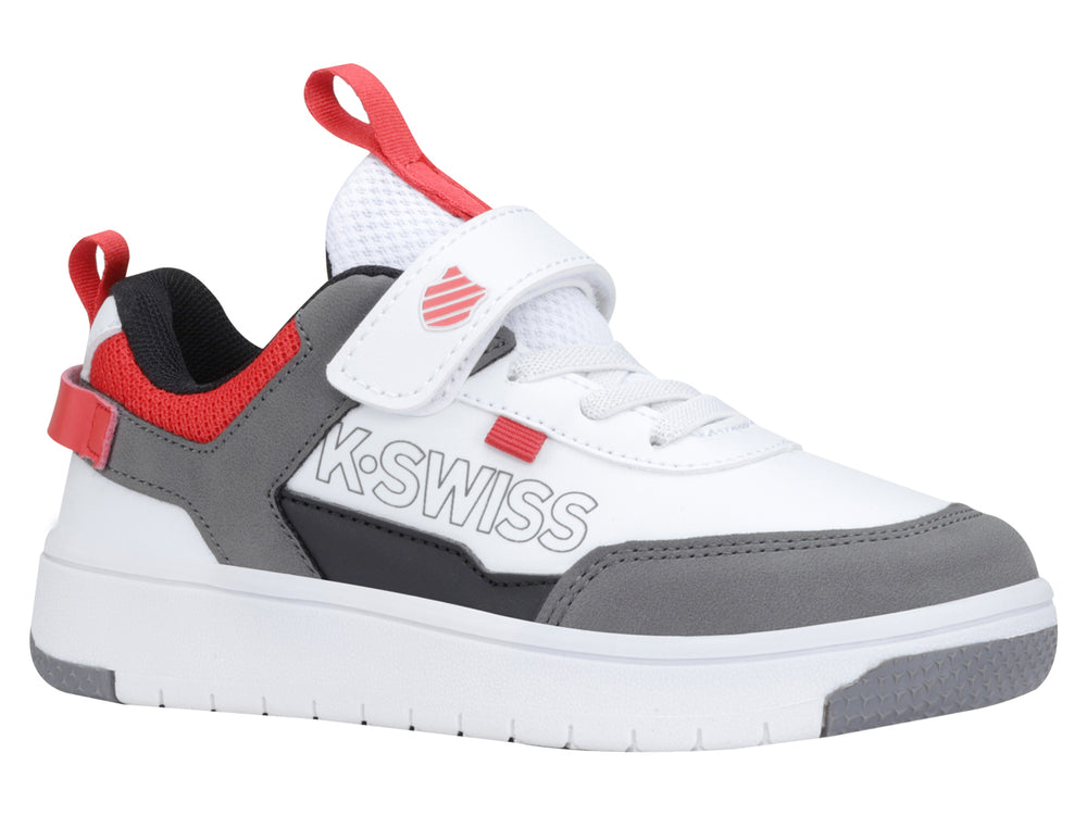 Tenis deportivos K-Swiss para niño en colores blanco y gris con detalles en rojo y cierre de velcro.