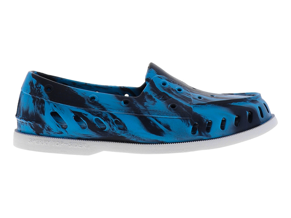 Zapato estilo clog Sperry azul marmoleado con suela blanca y perforaciones laterales.