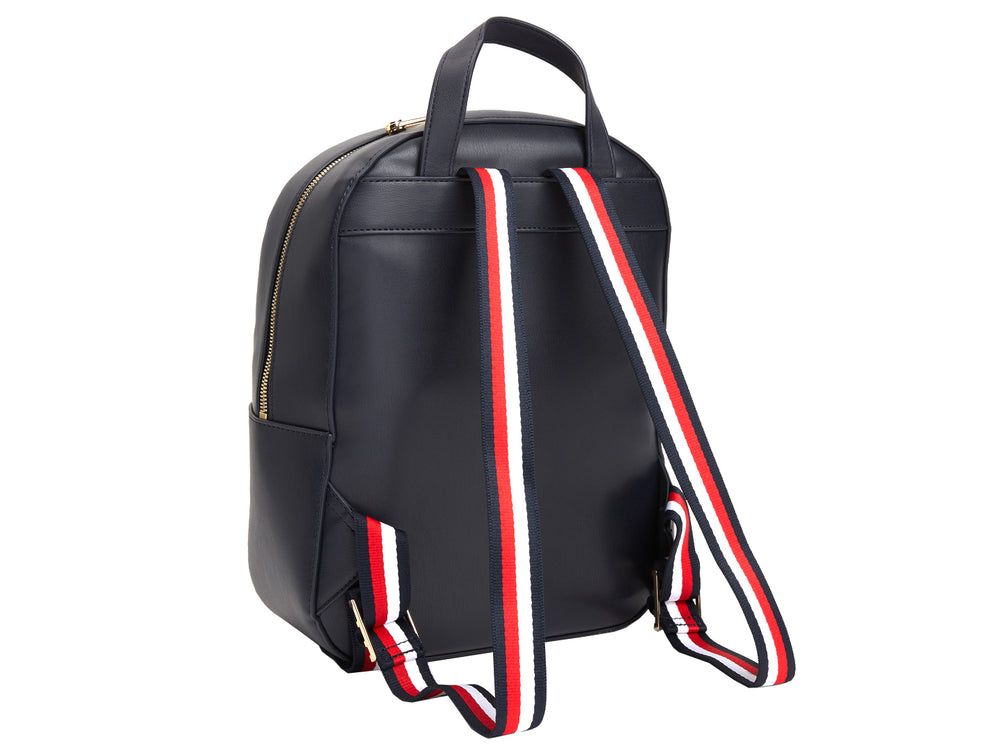 Mochila azul marino Tommy Hilfiger con detalles y logotipo en color dorado.