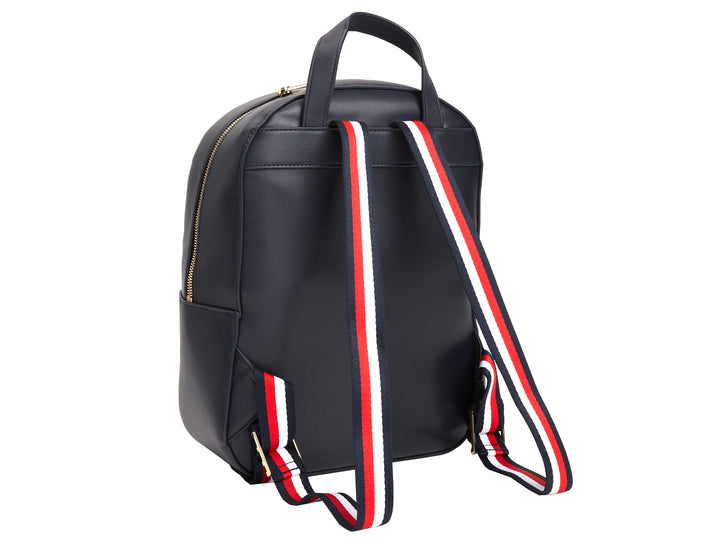 Mochila azul marino Tommy Hilfiger con detalles y logotipo en color dorado.