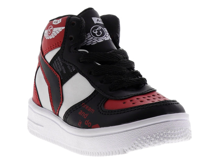 Tenis deportivos de bota para niño en colores negro, rojo y blanco con suela blanca.