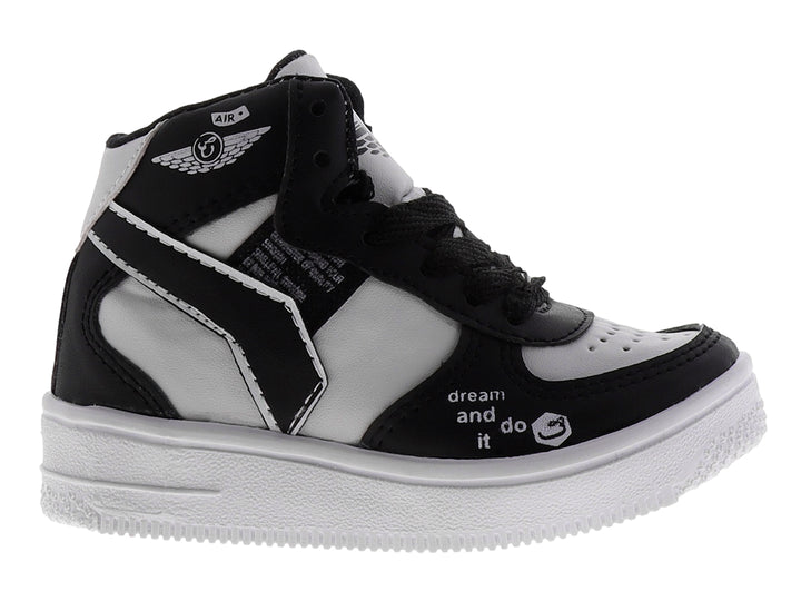 Tenis tipo botín para niño en colores negro y blanco con suela blanca y cordones negros.