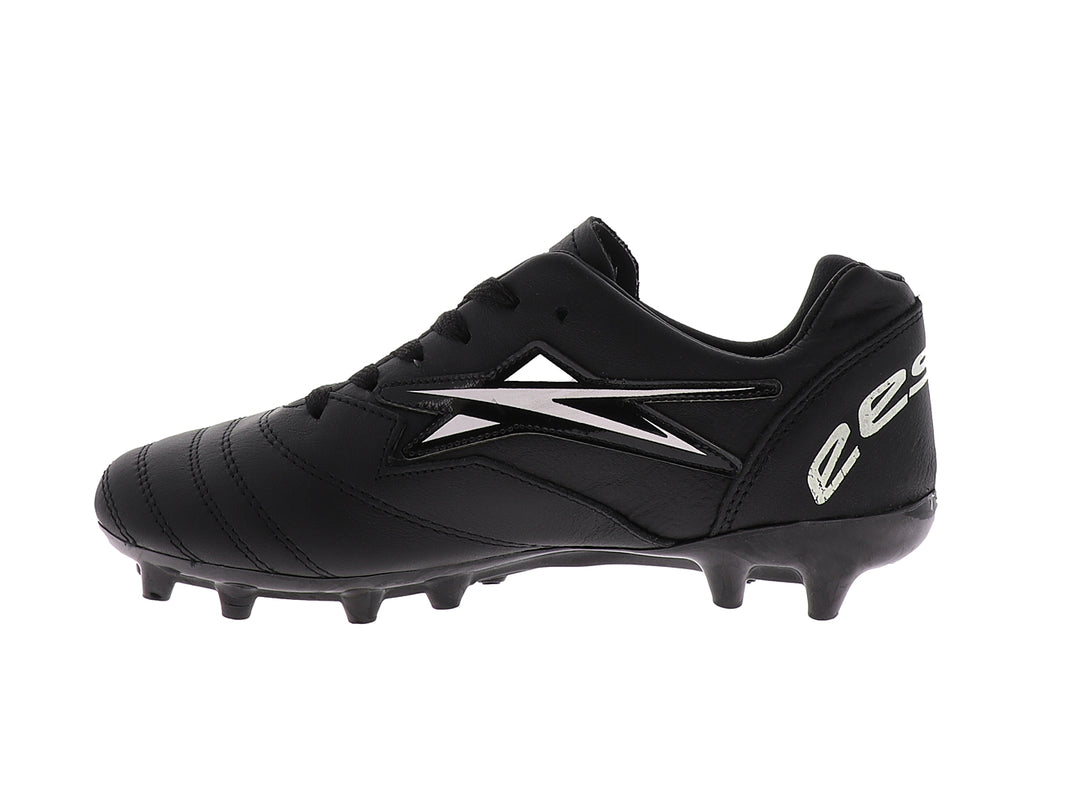 Zapato de fútbol EESCORD color negro con detalles blancos y suela de tacos para pasto.