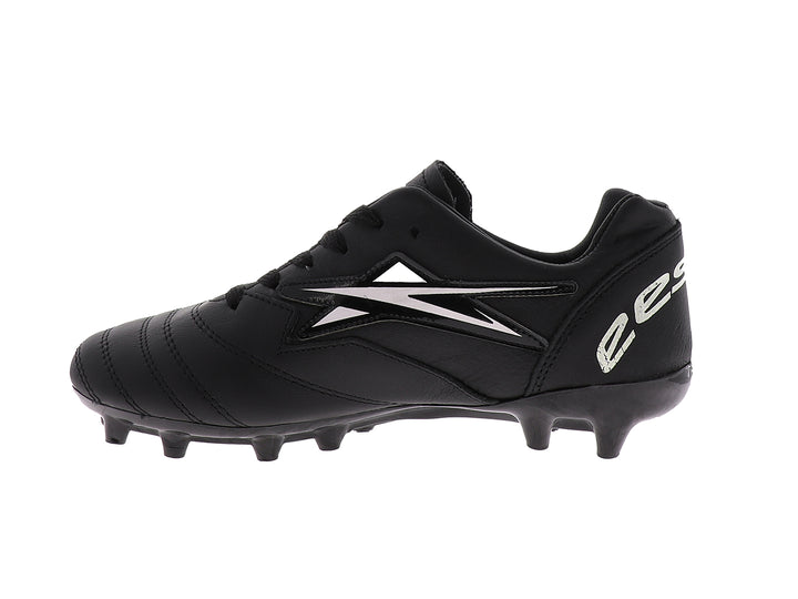 Zapato de fútbol EESCORD color negro con detalles blancos y suela de tacos para pasto.