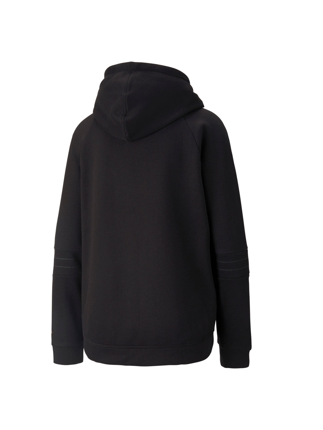 Mujer vistiendo sudadera Puma color negro con capucha y logotipo dorado en el pecho.