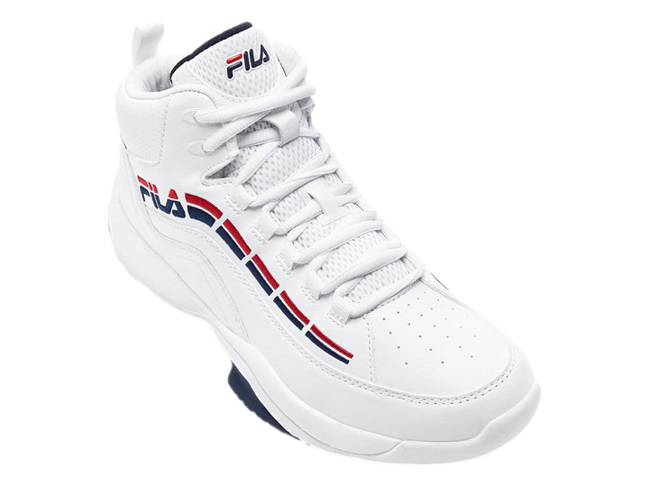 Tenis de baloncesto FILA color blanco con detalles en azul marino y rojo, corte alto.