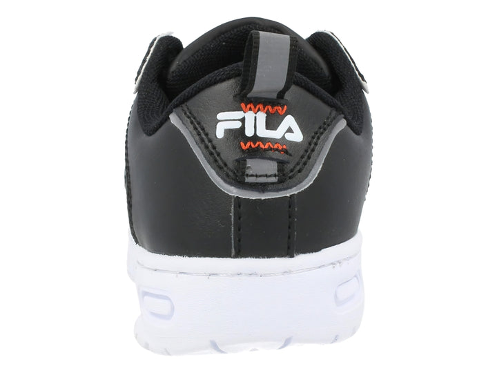 Tenis deportivos FILA para Niño en color negro con suela blanca y detalles en plata.