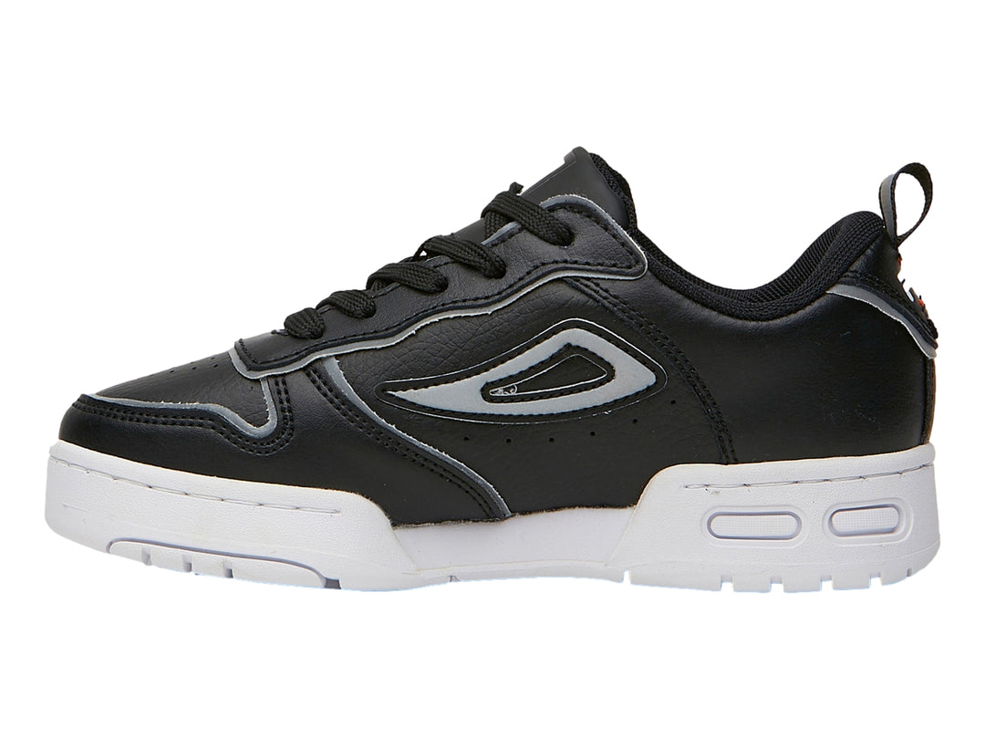Tenis FILA color negro con suela blanca y detalles en plata metálico.