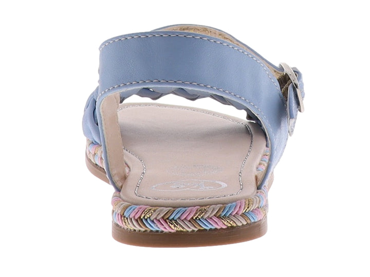 Sandalias color celeste para niña con correa trenzada y cierre de hebilla.