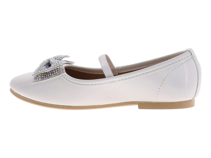 Zapato plano blanco para niña con moño decorado con brillantes y correa ajustable.