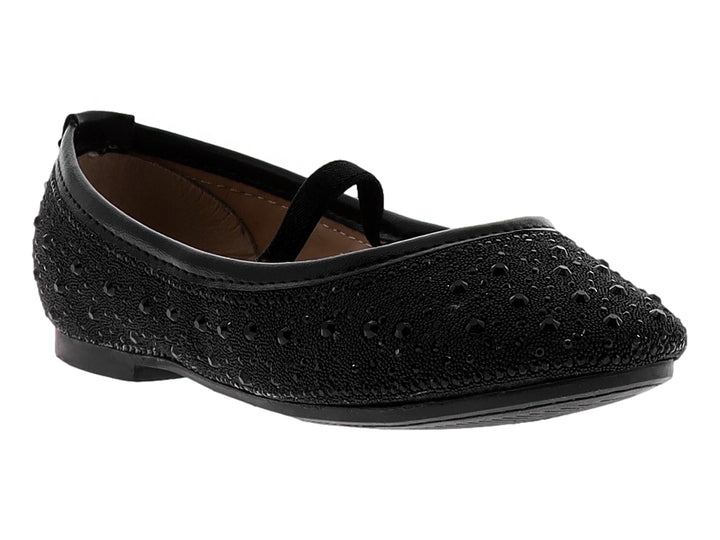 Zapato plano color negro con textura granulada y correa superior.