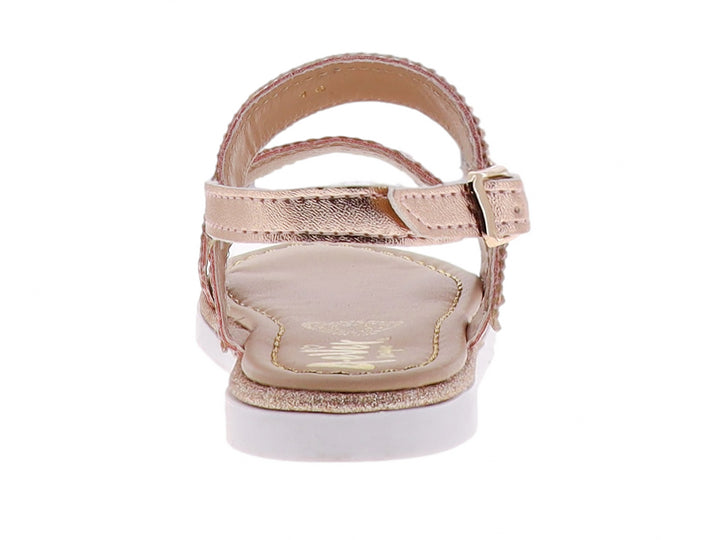Sandalias para niña color oro rosado con tiras brillantes y suela blanca.