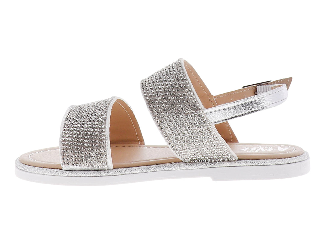 Sandalias plateadas para niña con correas decoradas con brillantes y suela blanca.