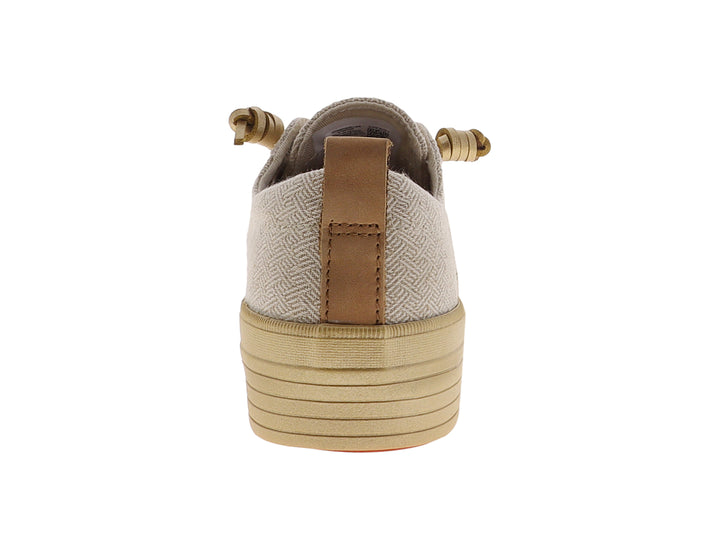Tenis SPERRY de plataforma color dorado con acabado tejido y suela alta brillante.