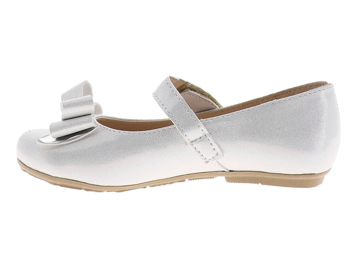 Zapato plano color plata para Niña con moño decorativo frontal y correa de ajuste con velcro.