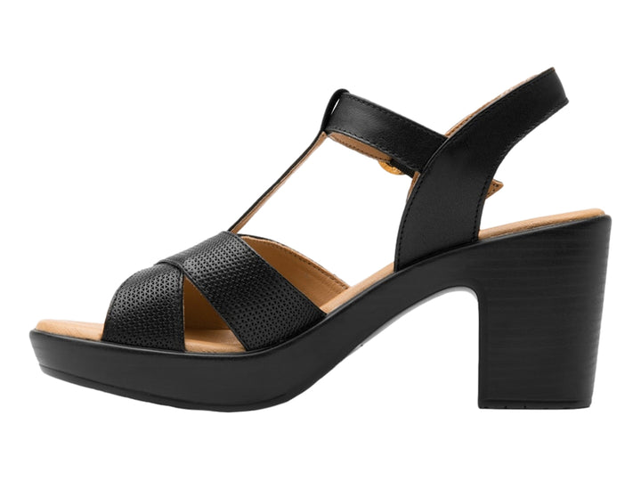 Sandalia Flexi color negro para mujer con tacón cuadrado, plataforma y correas cruzadas perforadas.