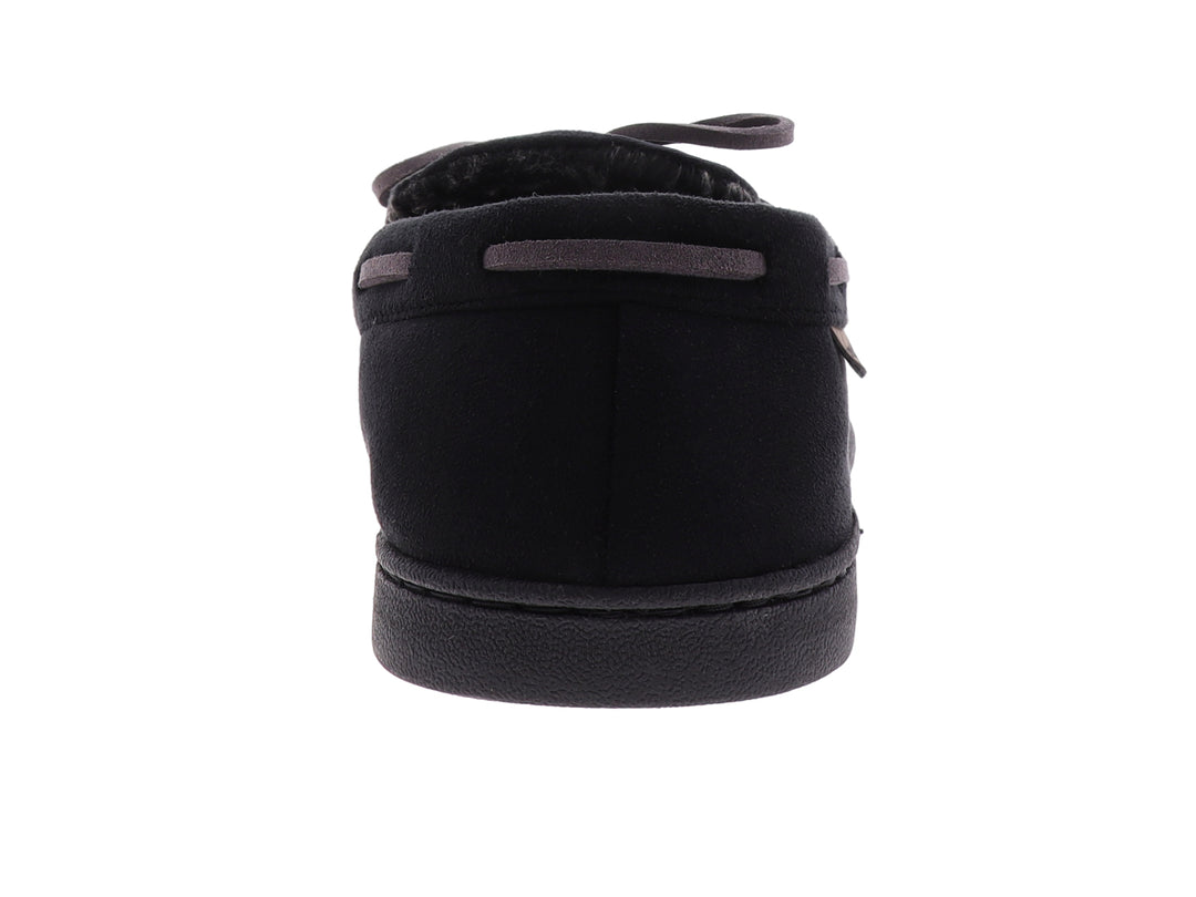 Pantufla tipo mocasín Dearfoams color negro con cordones decorativos y suela oscura.