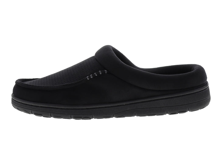 Pantufla negra de microante perforado con suela negra.